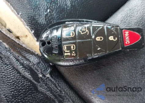 2015 Chrysler Town & Country Touring z USA, uszkodzony, nr VIN 2C4RC1BG7FR626903